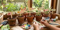 7 DIY Label Tanaman Lucu dari Stik Es Krim, Bikin Pot Makin Cantik dan Rapi