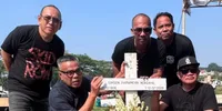 Abdel Langsung ke Makam Temon Sepulang dari Amerika, Tangis Pecah di TPU Tanah Kusir