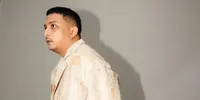 Arti dan Makna Lagu Mencintaimu - Sal Priadi yang Bicara Tentang Kesetiaan dan Cinta Abadi