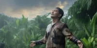 Arti Mimpi Mandi Air Hujan: Tafsir Lengkap dari Psikologi, Primbon, hingga Perspektif Spiritual