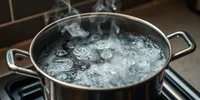 Arti Mimpi Masak Air Sampai Gosong dan Tafsir Lengkapnya dari Berbagai Perspektif