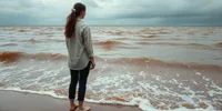Arti Mimpi Melihat Air Laut Berwarna Coklat, Tafsir dari Psikologi hingga Spiritual