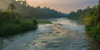Arti Mimpi Melihat Air Sungai Besar: Tafsir Mendalam dari Psikologi hingga Primbon Jawa