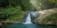 Arti Mimpi Melihat Air Terjun Jernih: Simbol Pemurnian Jiwa dan Pertanda Positif dalam Hidup