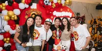 Asri Welas dan Desta Pakai Sepatu Mirip di Ultah Ariel NOAH, Bikin Salfok