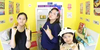 Audy Item Bikin Foto Maternity dengan Dua Putrinya, Cerita Hamil di Usia 43