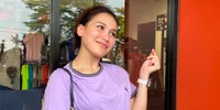 Ayu Ting Ting Rayakan HUT RI ke-81 Bareng Keluarga, Kevin Hadir Meski Sakit