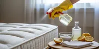 Cara Menghilangkan Noda di Kasur Sesuai Jenisnya dengan Bahan Alami di Rumah