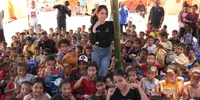 Cinta Laura Kunjungi Langsung Masyarakat Terdampak Bencana di NTT