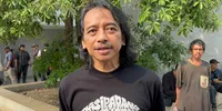 Dewa Budjana Kenang Kolaborasi Dengan Guruh, Doakan Swara Maharddhika