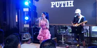 Florina Edhita Rilis EP 'Signal', Isinya 5 Lagu yang Terhubung Satu Sama Lain