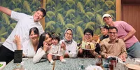 Fuji Rayakan Ulang Tahun Ibunda Dewi Zuhriati ke-57, Ada Pesan untuk Netizen
