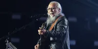 Iwan Fals Puji Vokal Felicia The Icon di HUT SCTV 36 Xtraordinary