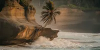 Mengenal Arti Abrasi: Pengikisan Pantai yang Mengancam Garis Pesisir Indonesia