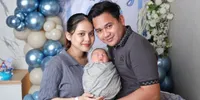 Momen Putri Isnari Momong Sang Anak, Bersenandung - Memeluk dan Mencium Putranya