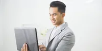 Nggak Perlu Banyak Botol! Begini Cara Cowok Bikin Grooming Routine Lebih Praktis