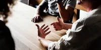 Panduan Belajar Kalimat Bahasa Sunda dan Artinya, Lengkap dari Sapaan hingga Basa Lemes