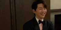 Potret Unik Song Joong Ki di Hari Ulang Tahun, Bapak Dua Anak Pakai Tas Jajan