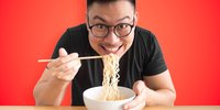 Perbandingan Mie Sedaap dengan Mie Goreng Lainnya, Inovasi Rasanya Nggak Main-Main!