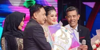 Potret Kenangan Melly Lee Bersama Almarhum Bapak Ade