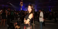 Potret Zee Asadel Nonton Konser The Weeknd, Outfit ala Baddie