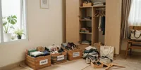 Pusing Lemari Kepenuhan? Ini Cara Memilih Barang yang Harus Disimpan, Dibuang, atau Disumbangkan