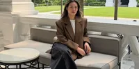Raisa Unggah Selfie dengan Seorang Pria, Go Public?