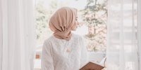 Tutorial Hijab Segi Empat yang Tepat, dari Persiapan dan Langkahnya untuk Tampil Elegan Serta Nyaman