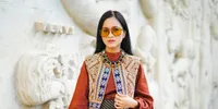 Usung Tema 'Heaven Wind From East Indonesia', Laely Indah Lestari Bawa Tenun Sumba ke Paris