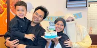 Wardatina Mawa dan Insanul Fahmi Rayakan Ultah Afnan Bareng