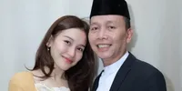 Ayah Rozak Ulang Tahun, Ayu Ting Ting dan Keluarga Beri Surprise