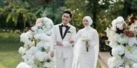 Potret Akad Nikah Dea Annisa dan Mazaki Ahmad, Serba Putih