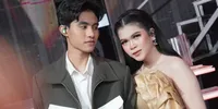 Potret Eby Digandeng Zahra, Tatapan Cintanya Bikin Fans Baper