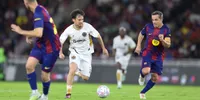 Potret Keseruan Pertandingan Barcelona Legends vs DRX Legends di GBK