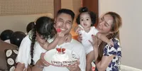 Potret Krisjiana Baharudin Ulang Tahun, Dapat Kejutan Manis dari Siti Badriah di Tepi Pantai