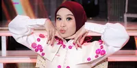 Potret Mila DA7 Loncat-Loncat Lucu, Langsung Peluk Soimah karena Malu