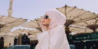 Potret Ummi Quary Saat Umrah: Datang Bawa Luka, Pulang Bawa Ketenangan