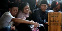 Putri Sulung Mpok Alpa Pingsan Usai Kenakan Baju Lebaran Terakhir Milik Sang Ibu