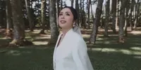 Selvi Kitty Unggah Momen Pernikahan, Wajah Suami Belum Terungkap