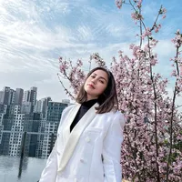 10 Foto Family Portrait Terbaru Jessica Iskandar, El Barack Jadi Sorotan Sampai Disebut Mirip Pangeran Kerajaan Inggris - Netizen: Keluarga Good Looking!