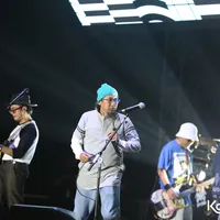 10 Potret Pas Band Tampil Enerjik di The 90's Festival, Vokalisnya: Berasa Capek Banget Sekarang