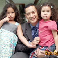Reza Artamevia Akui Masih Merindukan Sosok Almarhum Adjie Reza Artamevia Akui Masih Merindukan Sosok Almarhum Adjie