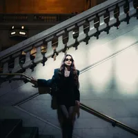 7  Potret Sabrina Chairunnisa Photoshoot di Grand Central New York, Bak Supermodel