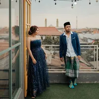 7 Foto Pre Wedding Tretan Muslim dan Kekasih, Unik dan Anti Mainstream 