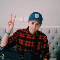 7 Potret Aron Ashab yang Bongkar Kelakuan Buruk Sang Kakak, Disebut Psikopat - Kerap Dipukuli Saat Kecil