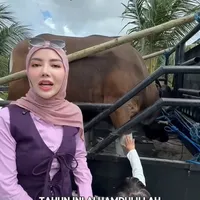 7 Potret Bella Shofie Kurban 13 Sapi Lewat Brand Kosmetik Miliknya, Berharap Jadi Berkah