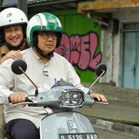 7 Potret Irfan Hakim dan Farhan Ngabuburit Naik Motor, Lanjut Bukber dengan Anak Yatim