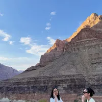 7 Potret Lyodra Liburan ke Arizona, Naik Helikopter - Nikmati Pemandangan Alam dari Atas 