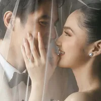 7 Potret Prewedding Terbaru Syifa Hadju dan El Rumi, Tampil Serasi Pakai Baju Pengantin