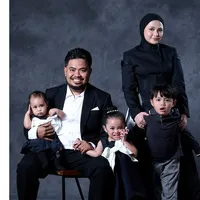 7 Potret Rigen Rakelna dan Istri yang Umumkan Hamil Anak Keempat, Makin Harmonis
